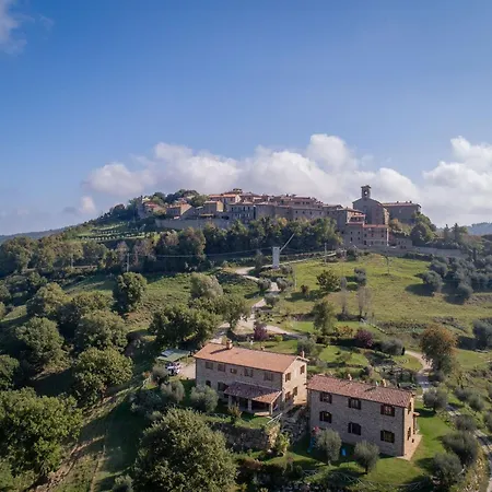 Villa In Umbria With Saltwater Pool 度假居