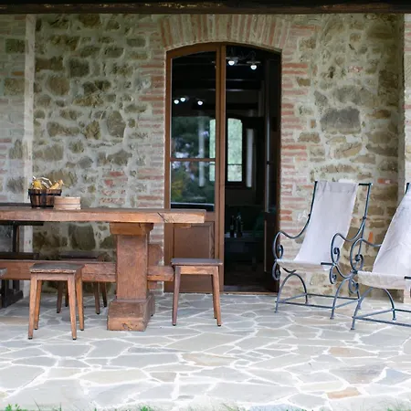 Villa In Umbria With Saltwater Pool 度假居